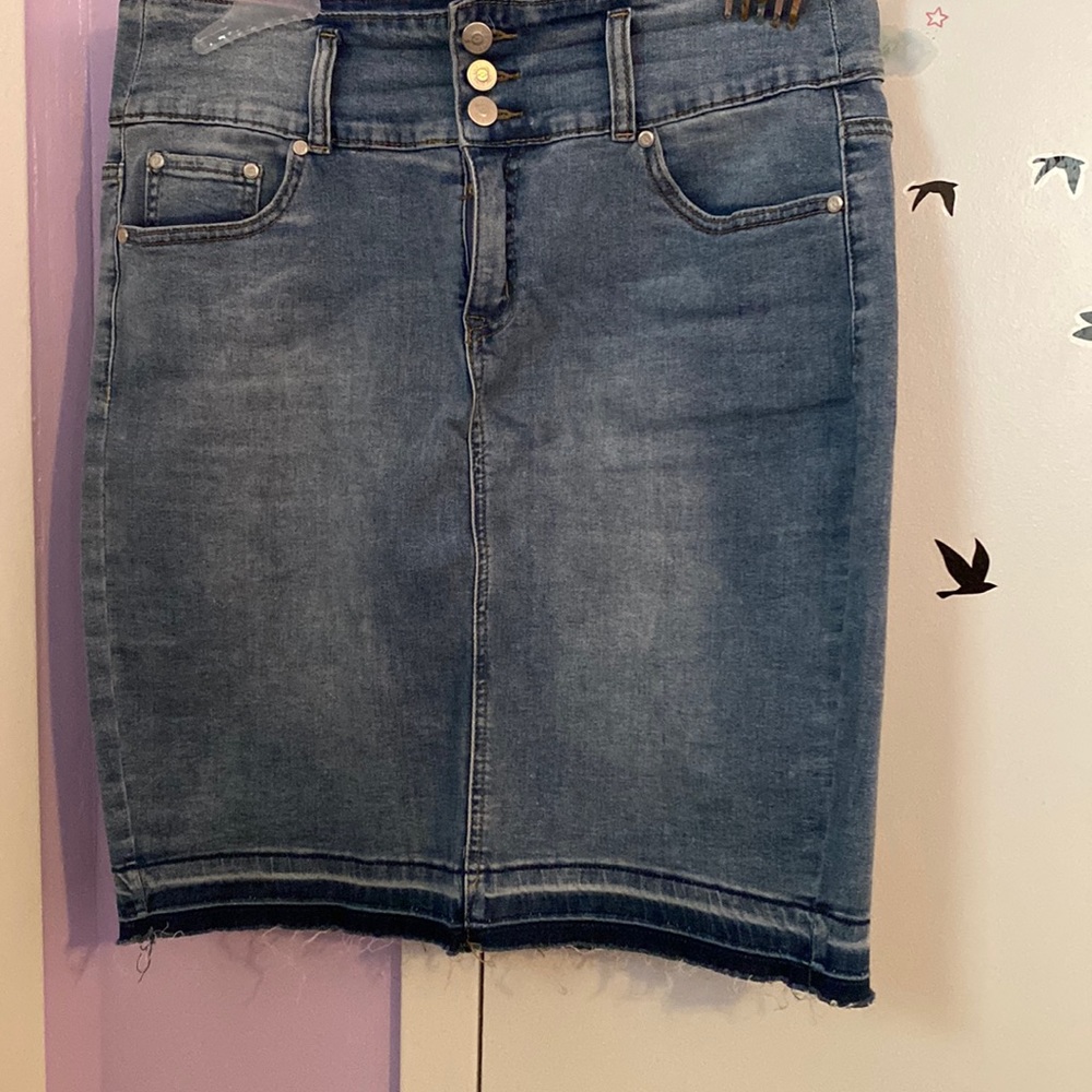 Jean Skirt. Size: Large Waist 34-36/ Low hip: 44-46
